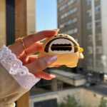 قاب گوشی آیفون 15 پرومکس طرح قلب قهوه ای