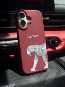 قاب Cartier طرح پلنگی گوشی آیفون 17 پرو