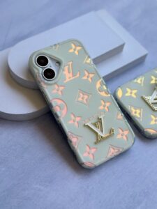 قاب Louis Vuitton طرح هولوگرامی گوشی آیفون 15 پرومکس