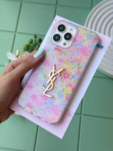 قاب YSL طرح باغ گل صورتی گوشی آیفون 15 پرو