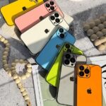 قاب گوشی آیفون 15 رنگی جنس چرم مصنوعی با لوگو فلزی