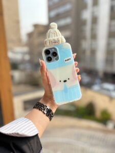 قاب گوشی آیفون طرح سگ پاپی با کلاه بافتنی