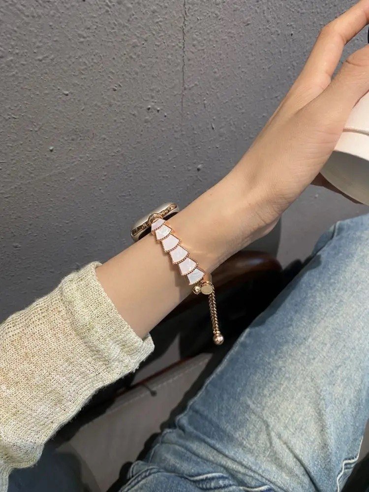 بند اپل واچ Luxury Pearl Chain (کدw5068) 1 بند اپل واچ Luxury Pearl Chain (کدw5068)