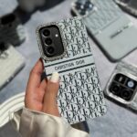 قاب شفاف White Christian Dior دور نگین گوشی سامسونگ S25 FE