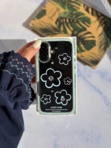 کاور شفاف طرح گل آبی نگین دار گوشی آیفون 14 پرو