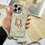 قاب دیور Dior با آویز گوشی آیفون