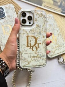 قاب دیور Dior با آویز گوشی آیفون 15 پرومکس