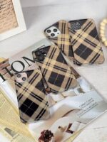 قاب گوشی آیفون 13 طرح چهارخونه