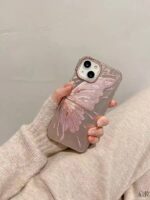قاب پروانه صورتی pink butterfly گوشی آیفون 13 و آیفون 14
