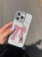 کاور طرح پاپیون صورتی گوشی آیفون 16 پرو