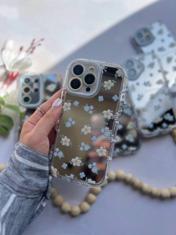 قاب آینه ای طرح گل سفید و آبی گوشی سامسونگ A32 4G
