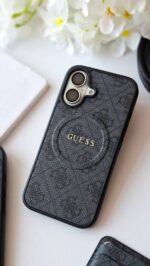 قاب GUESS طرح مونوگرام گوشی آیفون 15 پرو
