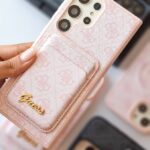 قاب GUESS طرح مونوگرام گوشی آیفون 15 پرومکس