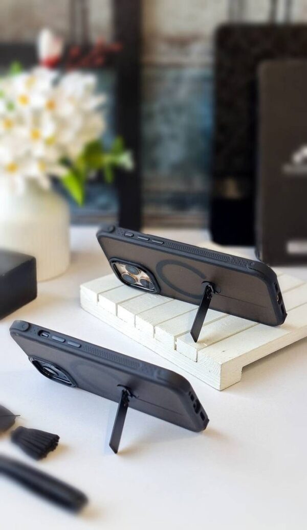 قاب Sturdy Case طرح استند دار