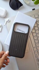 قاب RIMOWA طرح چمدانی گوشی آیفون 17 پرو