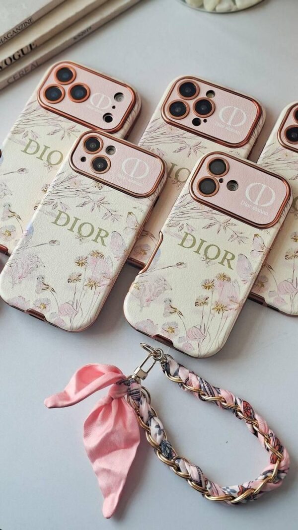 قاب Dior طرح گل‌دار گوشی آیفون 17 پرومکس