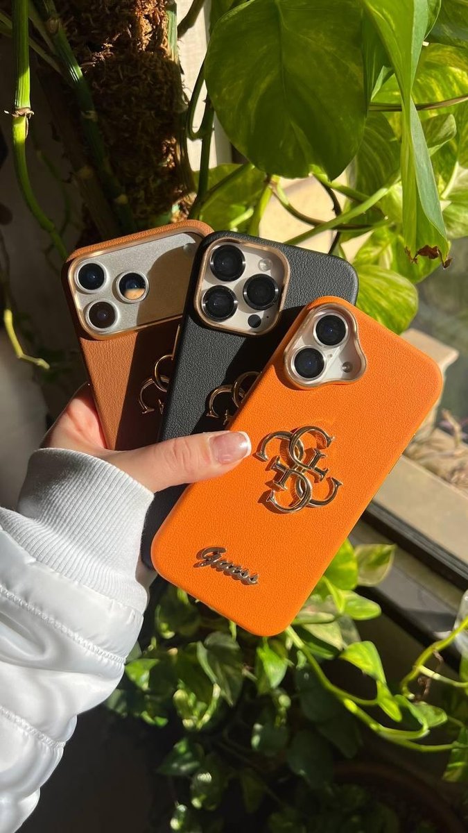 کاور طرح گوچی Gucci گوشی آیفون 17 پرو 1 کاور طرح گوچی Gucci گوشی آیفون 17 پرو
