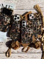 قاب طرح Land of the Leopards (بدون آویز) گوشی آیفون 17