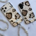قاب پلنگی طوسی خال سیاه با آویز (کدC2287)