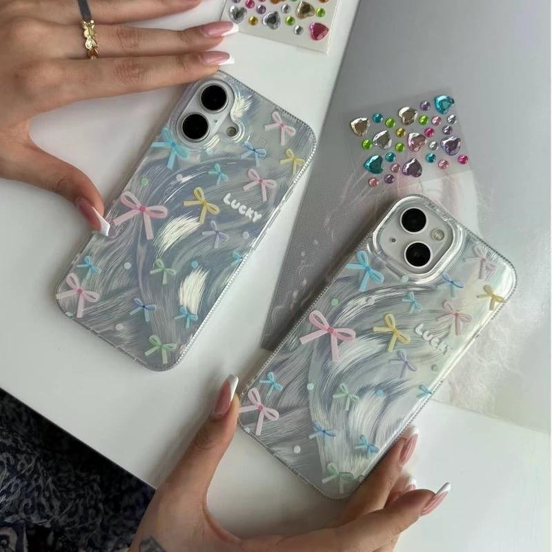 قاب هولوگرامی طرح پاپیون و نگین تزیینی گوشی آیفون 13 1 قاب هولوگرامی طرح پاپیون و نگین تزیینی گوشی آیفون 13