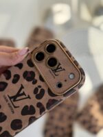 قاب Louis Vuitton Leopard Golden (کدC2319)