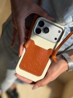 قاب Loewe چرمی جاکارتی دار بند بلند (کدC2323)