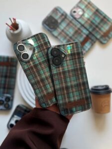 قاب طرح تارتان آبی گوشی آیفون 13 پرومکس
